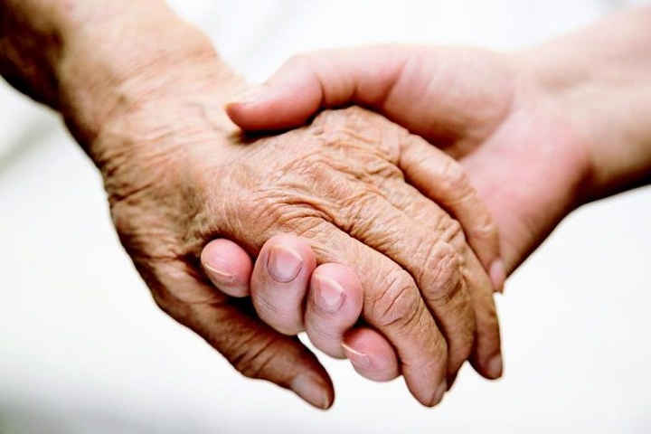 بیماری پارکینسون و علائم خطرناک آن | بالینی امانی دات کام